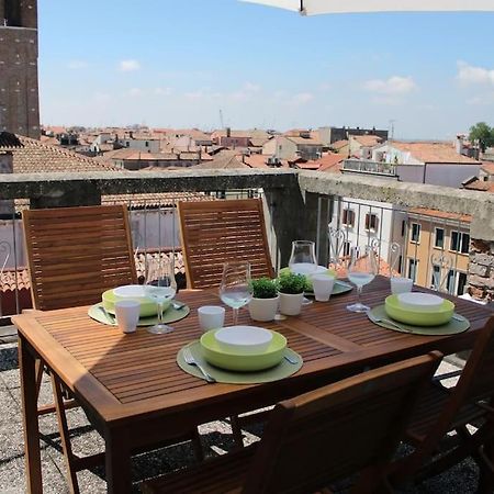 Apartment With Terrace In Chioggia'S Main Square ภายนอก รูปภาพ