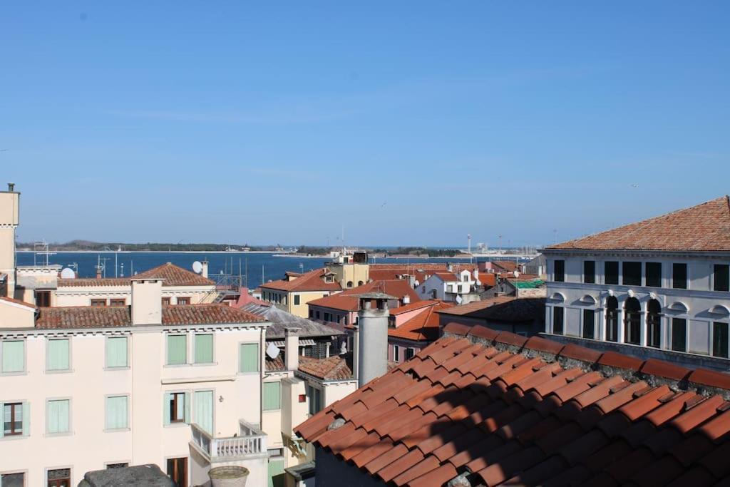 Apartment With Terrace In Chioggia'S Main Square ภายนอก รูปภาพ