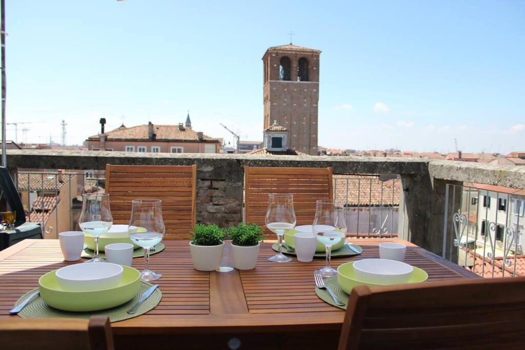 Apartment With Terrace In Chioggia'S Main Square ภายนอก รูปภาพ