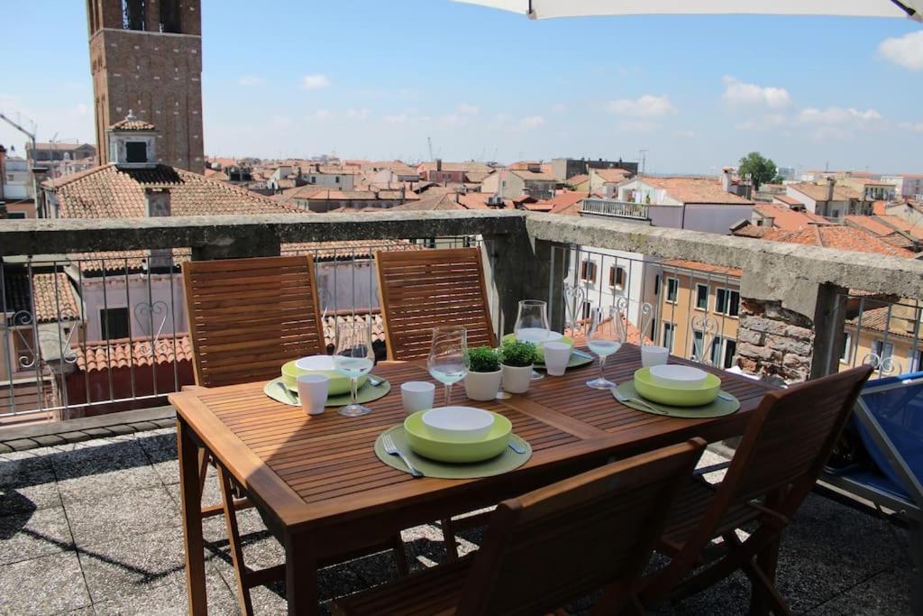 Apartment With Terrace In Chioggia'S Main Square ภายนอก รูปภาพ